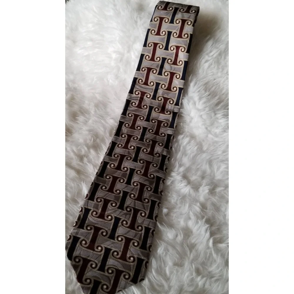 Vtg 90s Geoffrey Beene silk necktie geometric classic business tie 64 length